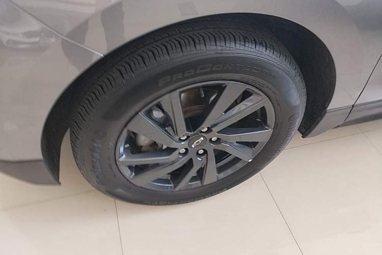 Used Chevrolet Equinox 2021 550T RS Smart Boundary-Pushing Edition Exterior 4
