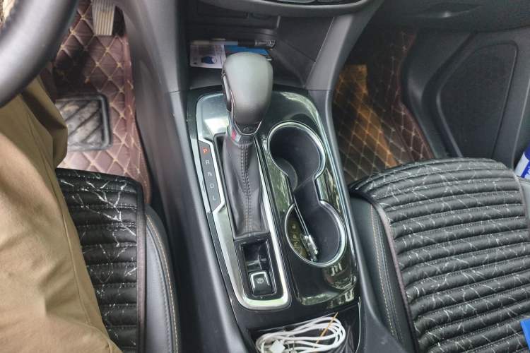 Used Chevrolet Equinox 2021 535T Yujie Edition Gear Lever