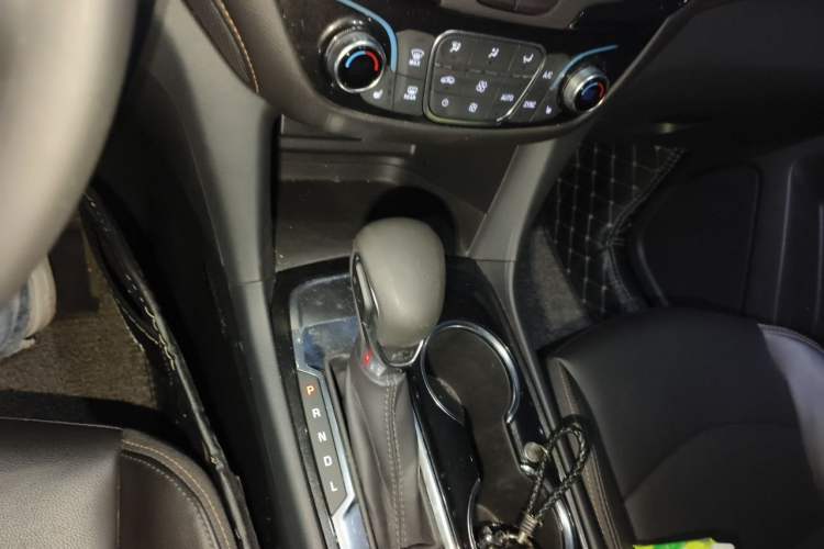 Used Chevrolet Equinox 2021 535T Yujie Edition Gear Lever