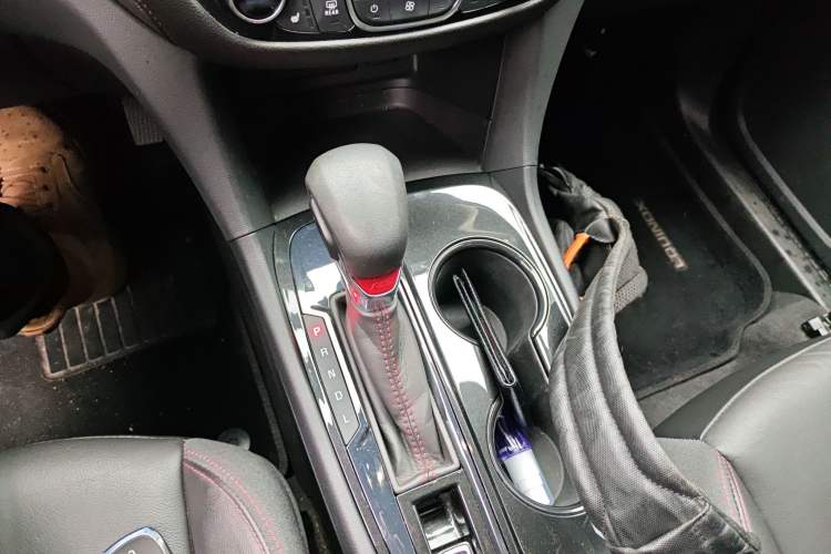 Used Chevrolet Equinox 2021 550T RS Smart Boundary-Pushing Edition Gear Lever