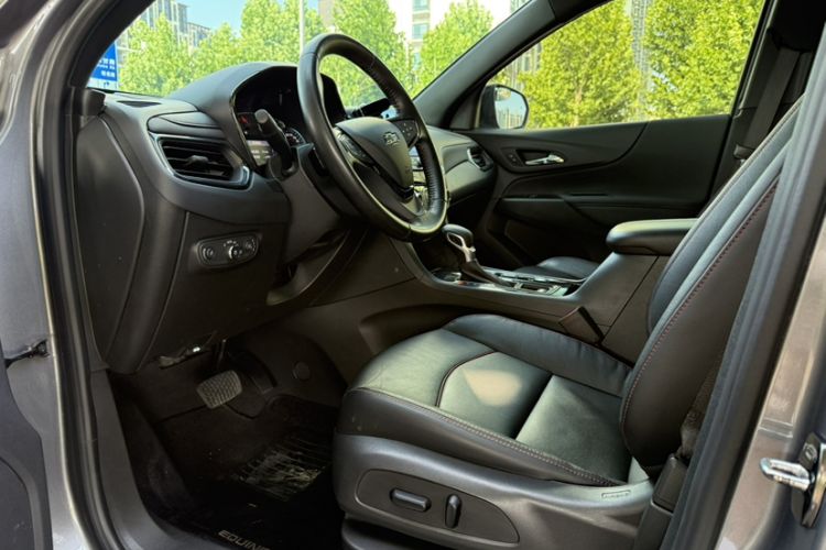 Used Chevrolet Equinox 2021 550T RS Smart Boundary-Pushing Edition Interior 1
