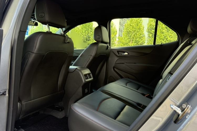 Used Chevrolet Equinox 2021 550T RS Smart Boundary-Pushing Edition Interior 3