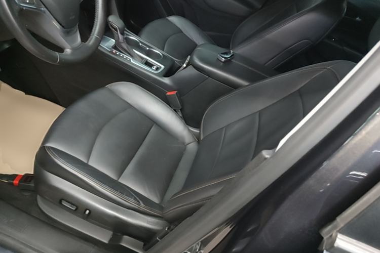 Used Chevrolet Equinox 2021 535T Chijie Edition Left Front Seat