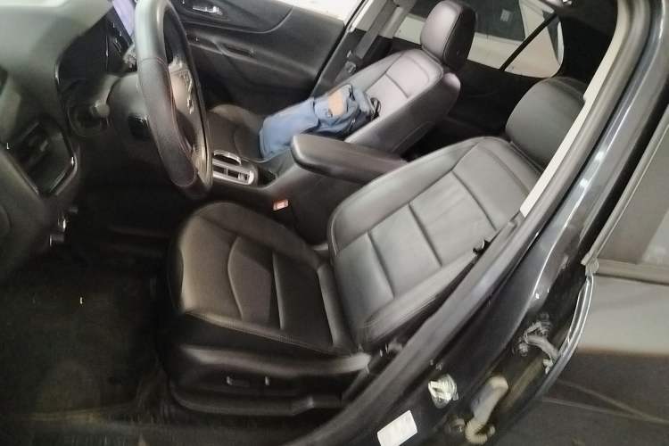 Used Chevrolet Equinox 2021 535T Chijie Edition Left Front Seat