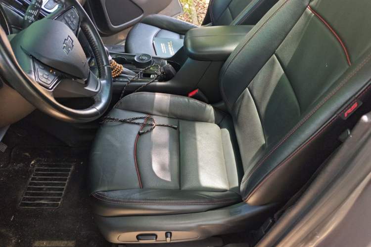 Used Chevrolet Equinox 2021 550T RS Smart Boundary-Pushing Edition Left Front Seat