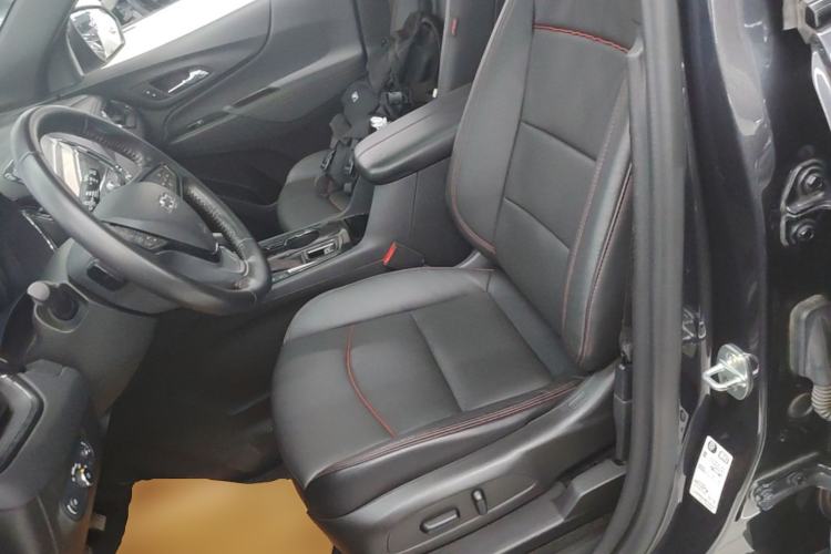 Used Chevrolet Equinox 2021 550T RS Smart Boundary-Pushing Edition Left Front Seat