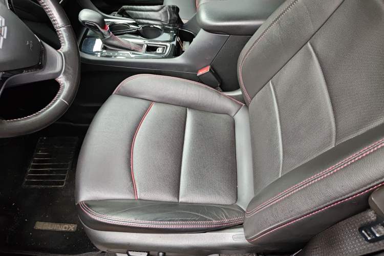 Used Chevrolet Equinox 2021 550T RS Smart Boundary-Pushing Edition Left Front Seat