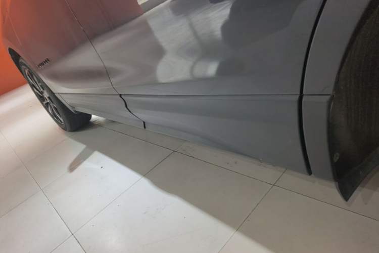 Used Chevrolet Equinox 2021 550T RS Four-Wheel Drive Intelligent Guardian Edition Left Side Sill