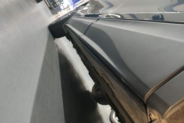 Used Chevrolet Equinox 2021 550T RS Smart Boundary-Pushing Edition Left Side Sill