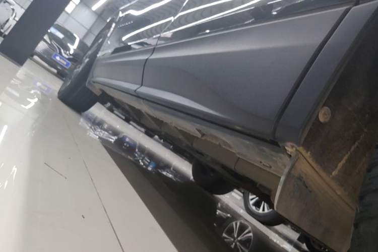 Used Chevrolet Equinox 2021 550T RS Smart Boundary-Pushing Edition Left Side Sill