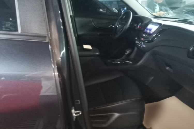 Used Chevrolet Equinox 2021 535T Chijie Edition Right Front Seat