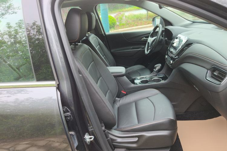 Used Chevrolet Equinox 2021 535T Yujie Edition Right Front Seat