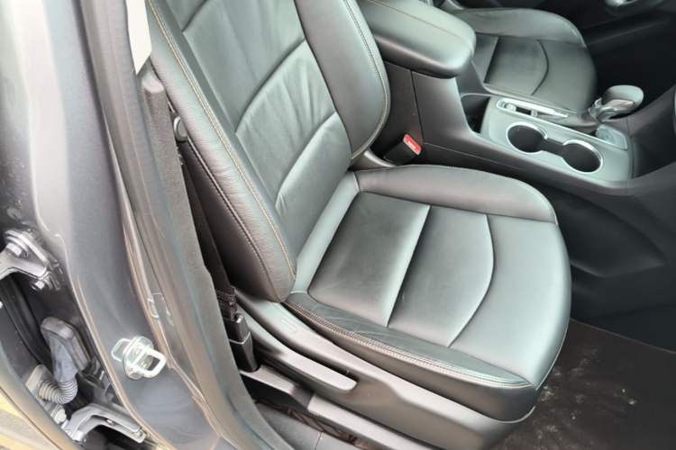 Used Chevrolet Equinox 2021 535T Chijie Edition Right Front Seat