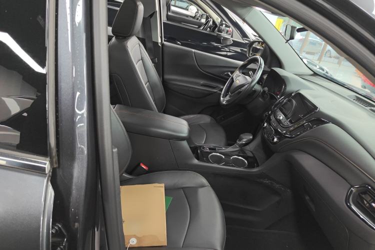 Used Chevrolet Equinox 2021 535T Yujie Edition Right Front Seat
