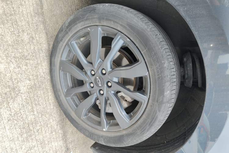 Used Chevrolet Equinox 2021 550T RS Smart Boundary-Pushing Edition Right Front Wheel Hub