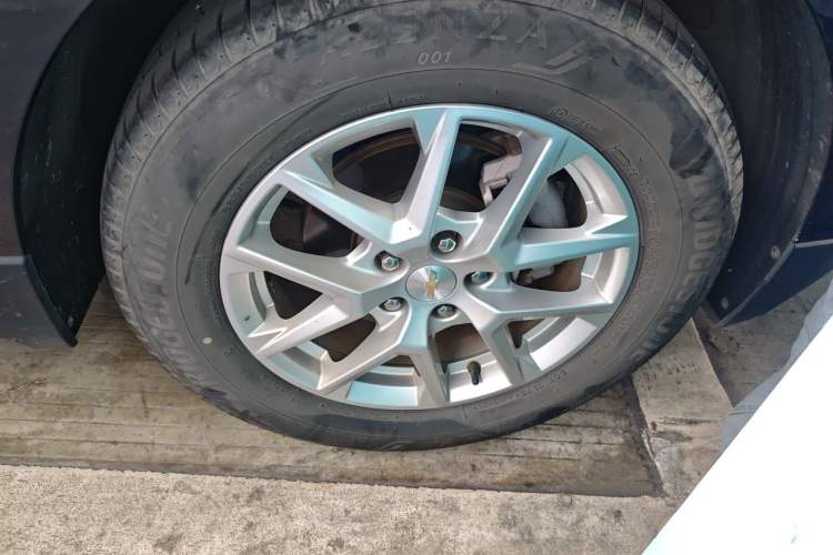 Used Chevrolet Equinox 2021 535T Chijie Edition Right Front Wheel Hub