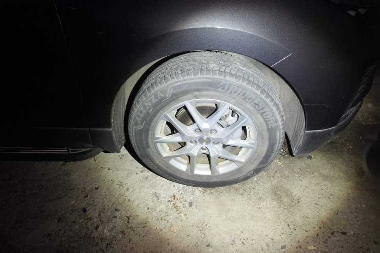 Used Chevrolet Equinox 2021 535T Yujie Edition Right Front Wheel Hub
