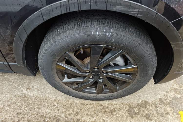 Used Chevrolet Equinox 2021 550T RS Smart Boundary-Pushing Edition Right Front Wheel Hub