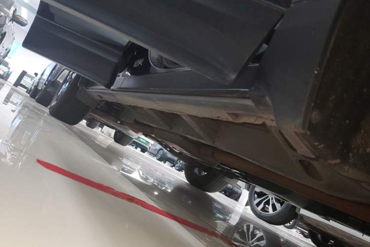 Used Chevrolet Equinox 2021 550T RS Smart Boundary-Pushing Edition Right Side Sill