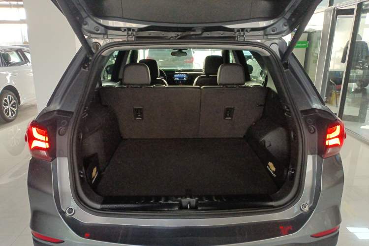 Used Chevrolet Equinox 2021 535T Yujie Edition Trunk