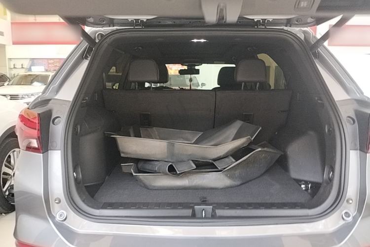 Used Chevrolet Equinox 2021 550T RS Smart Boundary-Pushing Edition Trunk