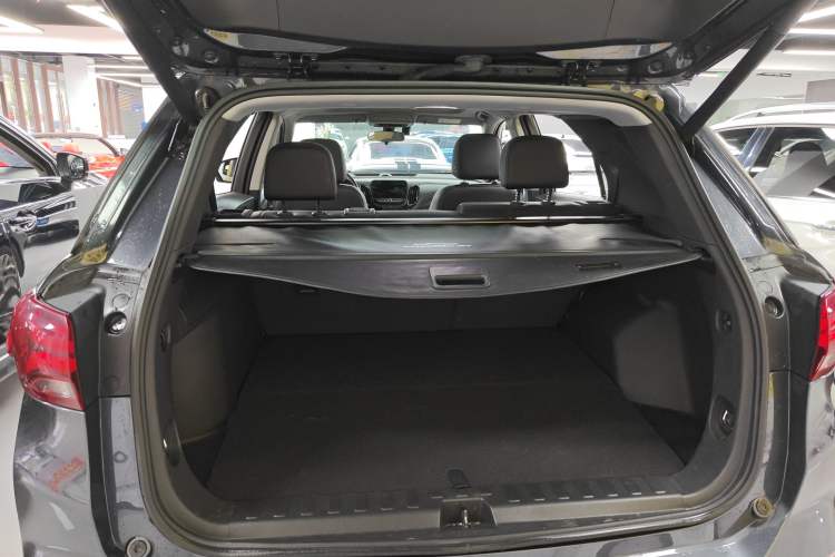 Used Chevrolet Equinox 2021 535T Yujie Edition Trunk