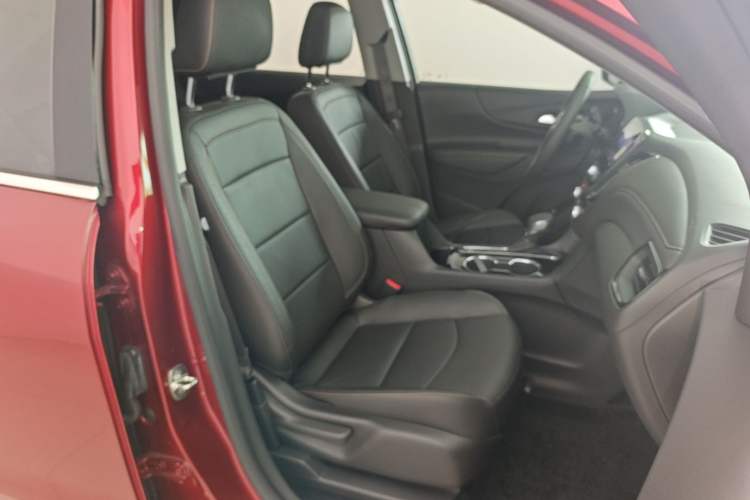 Used Chevrolet Equinox 2021 535T Yujie Edition Right Front Seat
