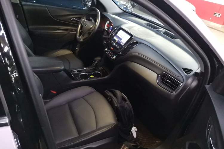 Used Chevrolet Equinox 2021 535T Yujie Edition Right Front Seat