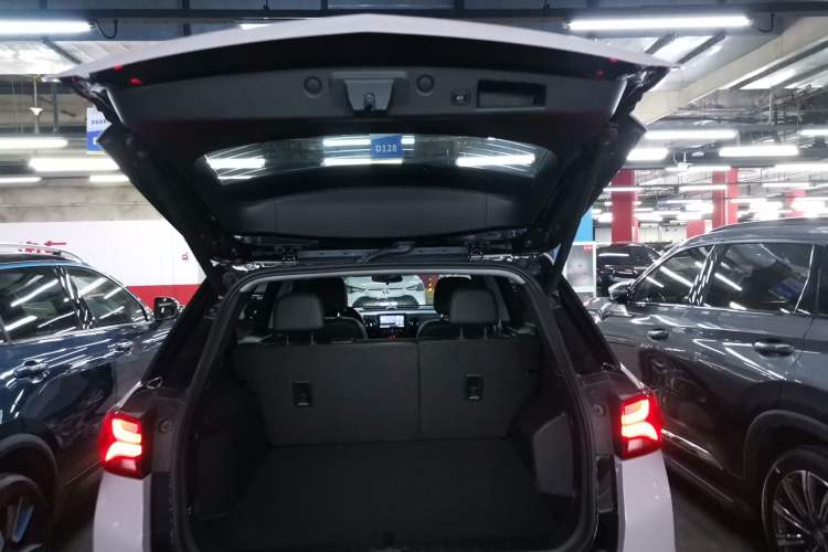 Used Chevrolet Equinox 2021 535T Yujie Edition Trunk