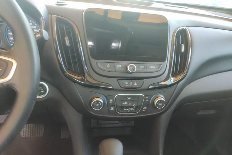 Used Chevrolet Equinox 2021 535T Chijie Edition Audio And AC Panel