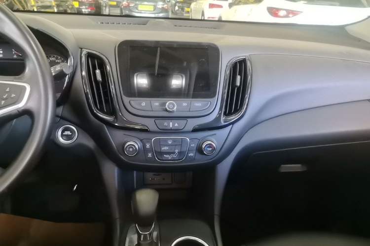 Used Chevrolet Equinox 2021 535T Chijie Edition Audio And AC Panel