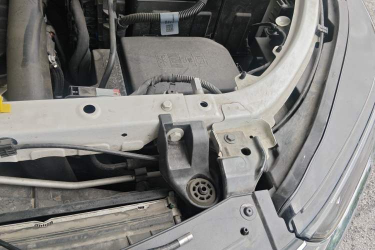 Used Chevrolet Equinox 2021 535T Chijie Edition Engine Bay Left