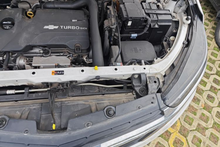 Used Chevrolet Equinox 2021 535T Chijie Edition Engine Bay Left