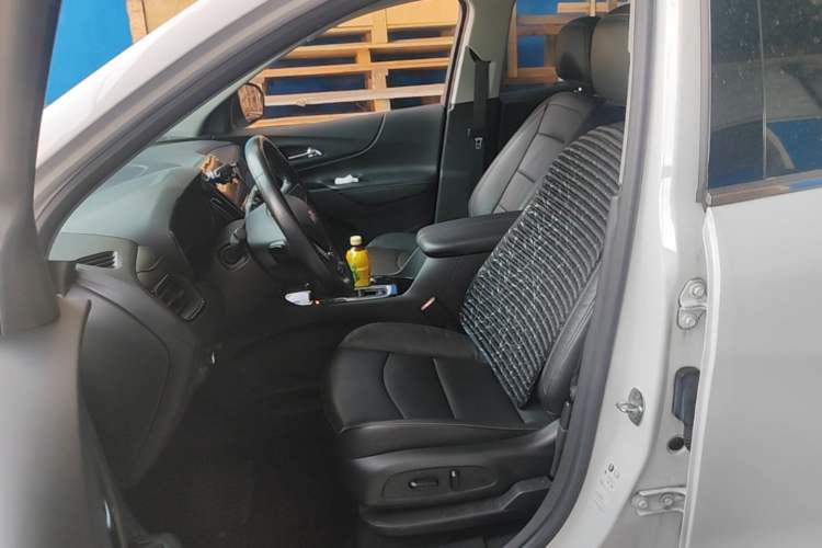 Used Chevrolet Equinox 2021 535T Yujie Edition Left Front Seat