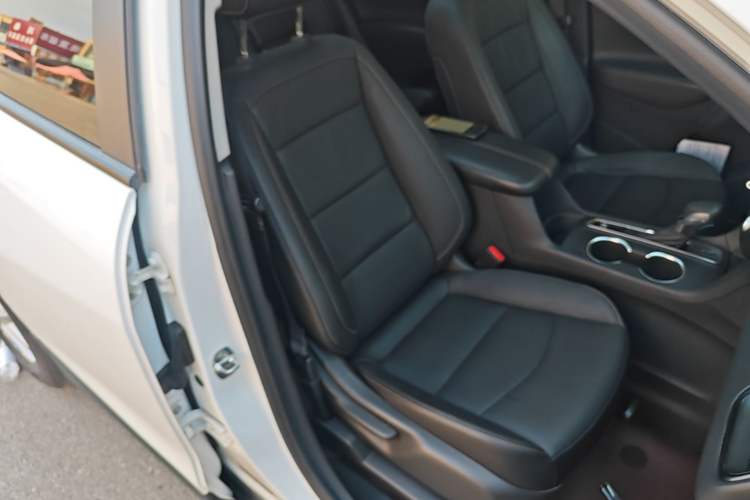 Used Chevrolet Equinox 2021 535T Chijie Edition Right Front Seat