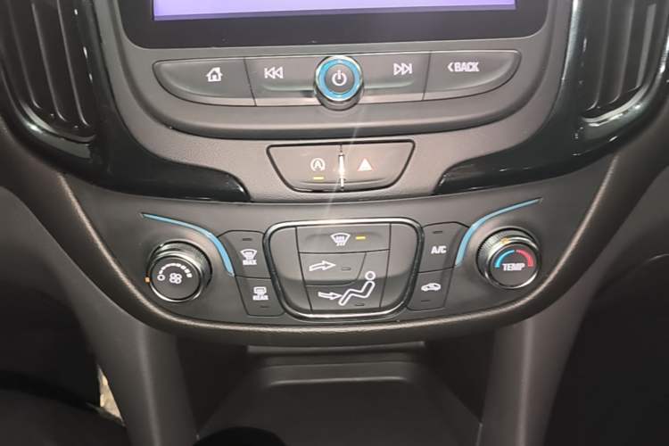 Used Chevrolet Equinox 2022 535T Chijie Edition Audio And AC Panel