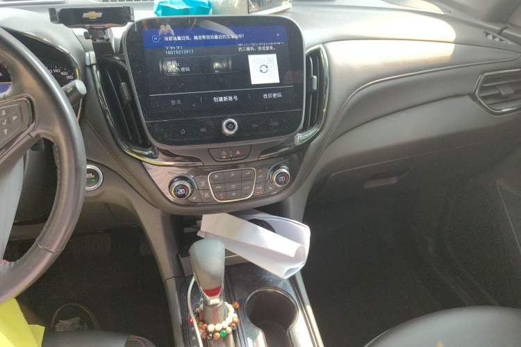 Used Chevrolet Equinox 2022 Mild Hybrid 550T RS Smart Boundary-Setting Edition Audio And AC Panel