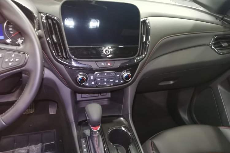 Used Chevrolet Equinox 2022 Mild Hybrid 550T RS Smart Boundary-Setting Edition Audio And AC Panel