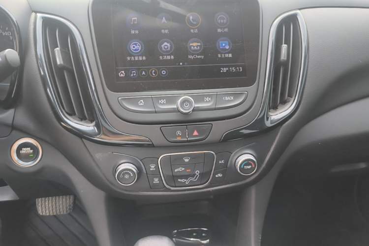Used Chevrolet Equinox 2022 535T Chijie Edition Audio And AC Panel