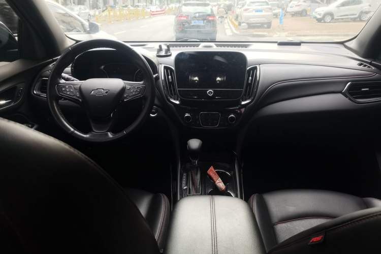 Used Chevrolet Equinox 2022 Mild Hybrid 550T RS Smart Boundary-Setting Edition Center Console