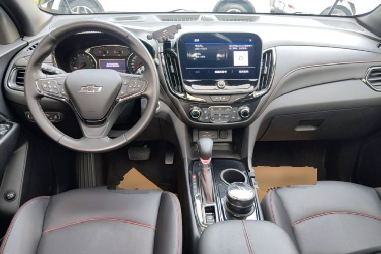 Used Chevrolet Equinox 2022 Light Hybrid 550T RS All-Wheel-Drive Smart Boundary Edition Center Console