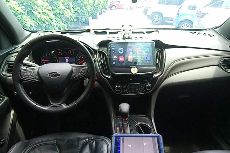 Used Chevrolet Equinox 2022 Mild Hybrid 550T RS Smart Boundary-Setting Edition Center Console