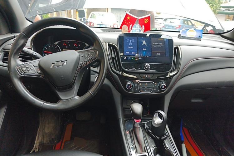 Used Chevrolet Equinox 2022 Mild Hybrid 550T RS Smart Boundary-Setting Edition Center Console