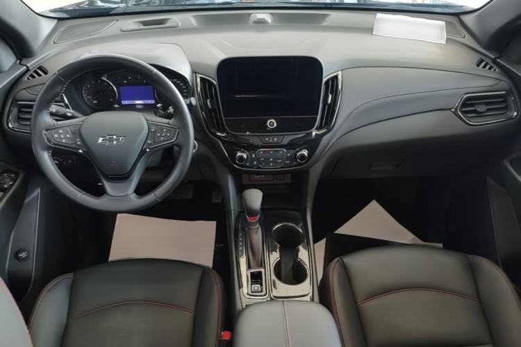 Used Chevrolet Equinox 2022 Mild Hybrid 550T RS Smart Boundary-Setting Edition Center Console