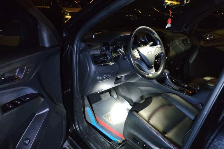 Used Chevrolet Equinox 2022 Mild Hybrid 550T RS Smart Boundary-Setting Edition Driver Seat