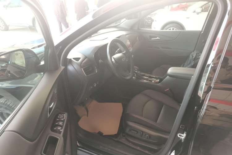 Used Chevrolet Equinox 2022 Mild Hybrid 550T RS Four-Wheel Drive Intelligent Guardian Edition Driver Seat