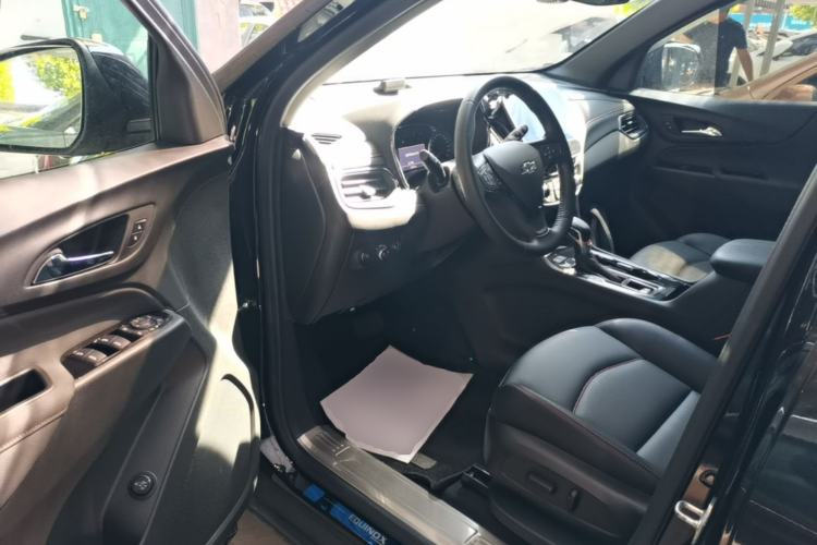 Used Chevrolet Equinox 2022 Light Hybrid 550T RS All-Wheel-Drive Smart Boundary Edition Driver Seat