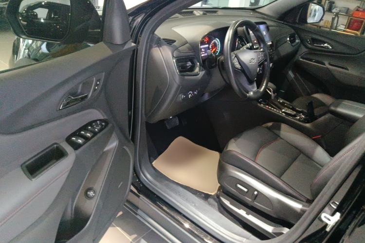 Used Chevrolet Equinox 2022 Light Hybrid 550T RS All-Wheel-Drive Smart Boundary Edition Driver Seat