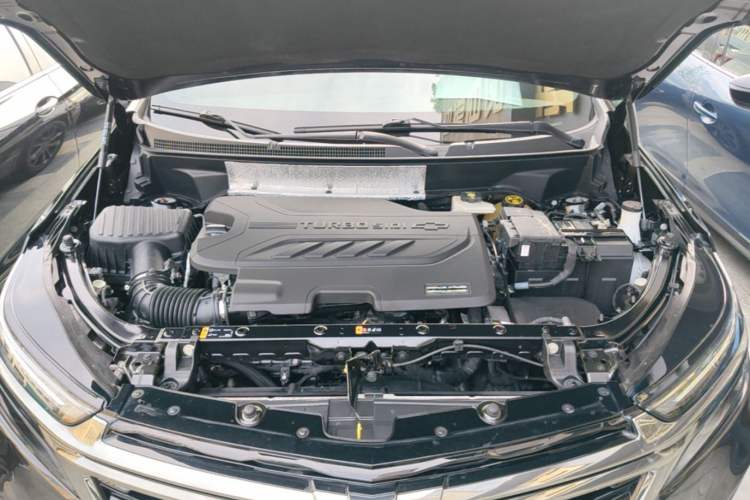 Used Chevrolet Equinox 2022 Light Hybrid 550T RS All-Wheel-Drive Smart Boundary Edition Engine Bay