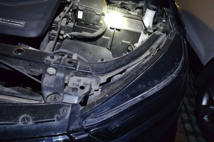 Used Chevrolet Equinox 2022 Mild Hybrid 550T RS Smart Boundary-Setting Edition Engine Bay Left